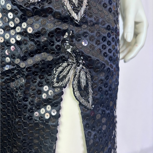 Vintage 80s black evening dress with silver beaded floral appliqué and Ruffles - Picture 12 of 12